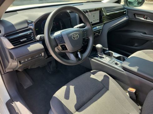 Used 2025 Toyota Camry LE image 16