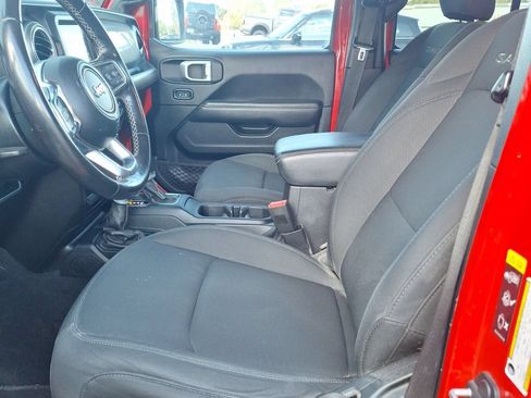 Used 2020 Jeep Wrangler Unlimited Sahara AWD/4WD image 10