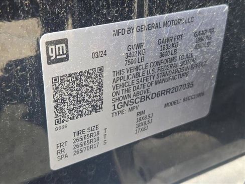 Used 2024 Chevrolet Suburban LS RWD image 26