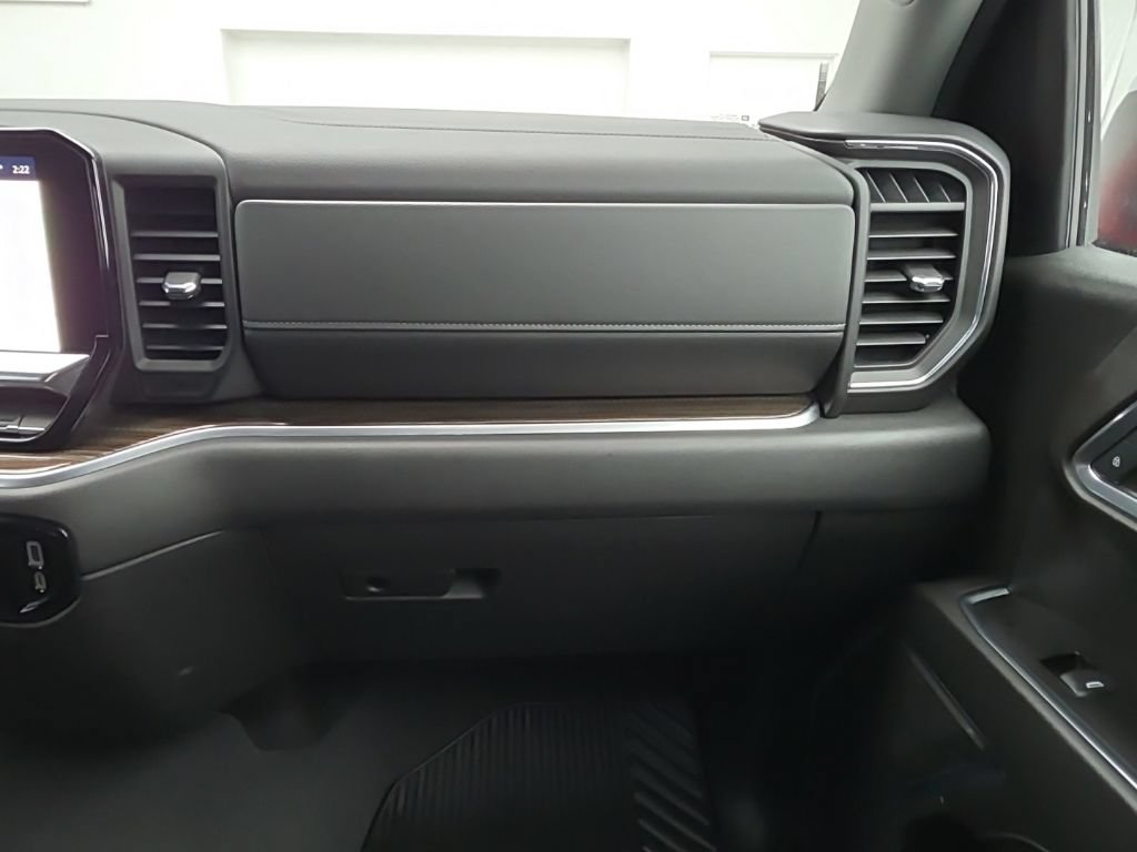 Used 2024 Chevrolet Silverado 1500 LT AWD/4WD image 40