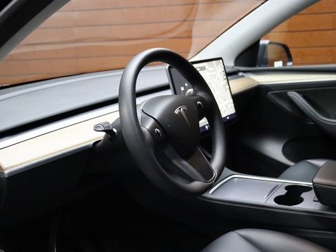 Used 2023 Tesla Model Y Long Range AWD/4WD image 30