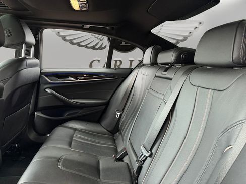 Used 2019 BMW 530e w/ M Sport Package image 13