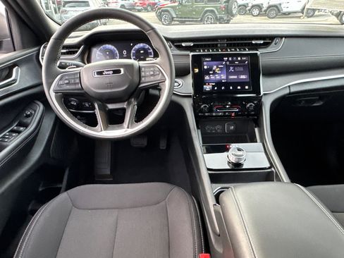 Used 2024 Jeep Grand Cherokee L Laredo w/ Luxury Tech Group I image 9