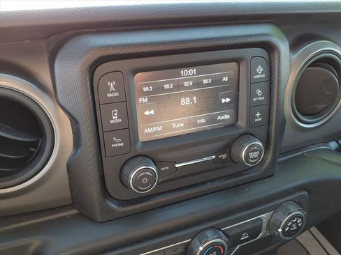 Used 2021 Jeep Wrangler Unlimited Sport image 17