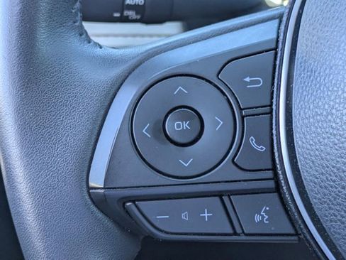 Used 2020 Toyota RAV4 XLE Premium FWD image 22