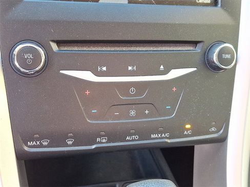 Used 2013 Ford Fusion SE image 15