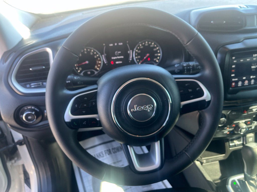 Used 2020 Jeep Renegade Latitude FWD image 18