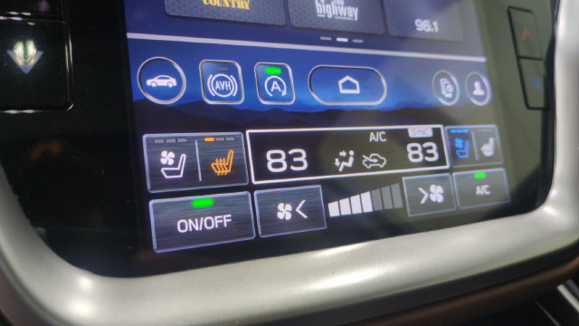 Certified 2025 Subaru Outback Touring AWD/4WD image 31