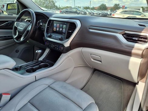 Used 2017 GMC Acadia SLT image 11