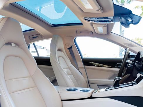 Used 2018 Porsche Panamera 4S image 38