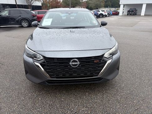 Used 2025 Nissan Sentra SR image 3