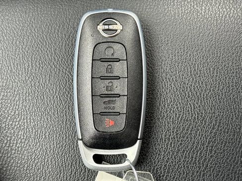 Used 2025 Nissan Sentra SR w/ SR Premium Package image 25