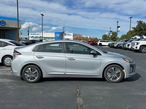 Used 2021 Hyundai Ioniq SEL image 2