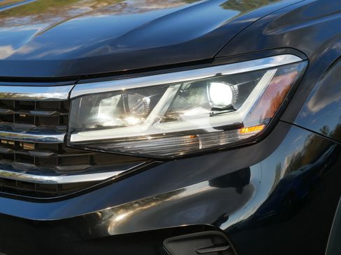 Used 2021 Volkswagen Atlas SEL Premium AWD/4WD image 16