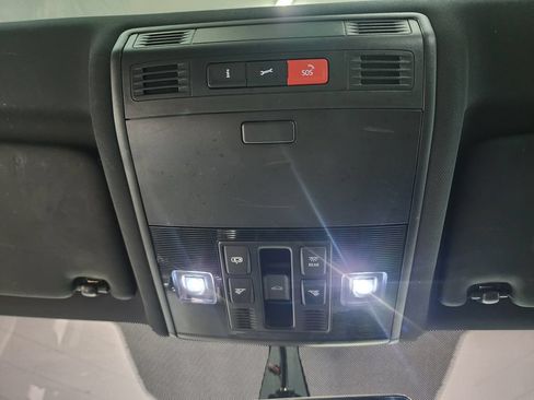 Used 2020 Volkswagen GTI SE FWD image 23