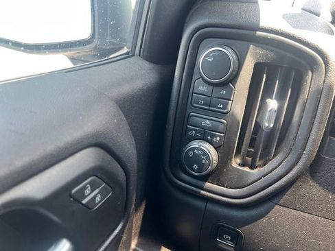 Used 2019 Chevrolet Silverado 1500 Custom Trail Boss w/ Custom Convenience Package AWD/4WD image 10