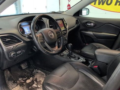 Used 2019 Jeep Cherokee Limited w/ Trailer Tow Group image 10