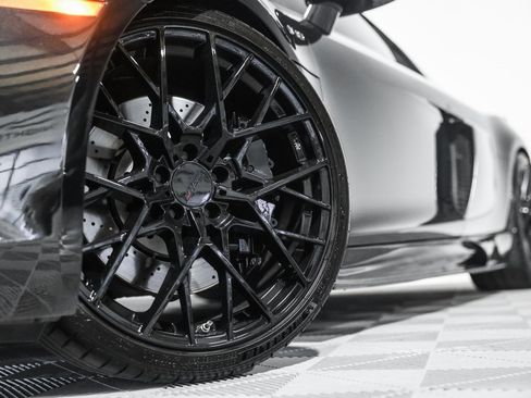 Used 2012 Audi R8 V10 w/ Enhanced Leather Pkg image 10