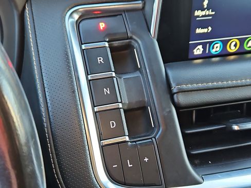 Used 2021 GMC Yukon AT4 w/ AT4 Premium Plus Package image 17