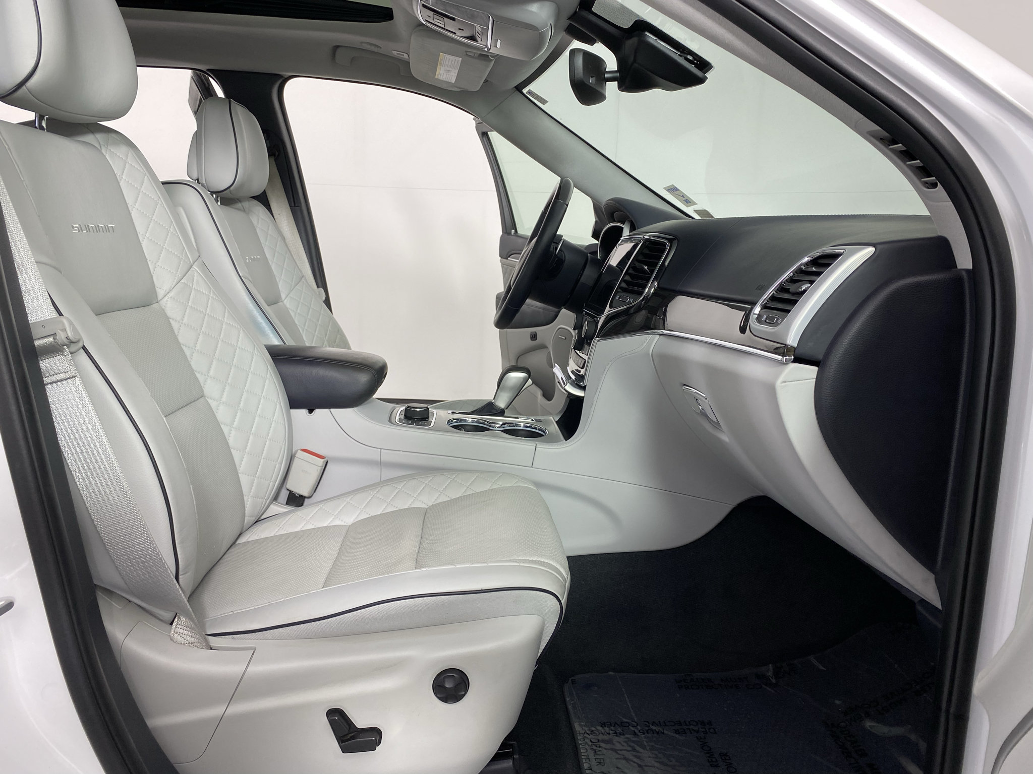 Used 2021 Jeep Grand Cherokee Summit AWD/4WD image 33