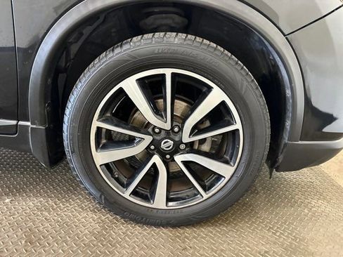 Used 2017 Nissan Rogue SL w/ SL Premium Package image 38