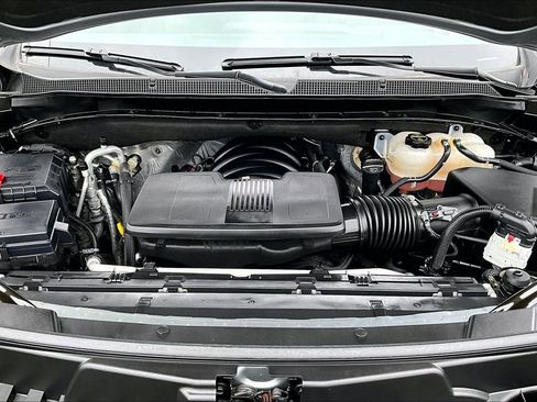 Used 2025 Chevrolet Suburban Premier image 13