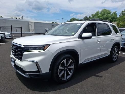 Certified 2023 Honda Pilot Elite image 3