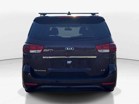 Used 2016 Kia Sedona LX w/ LX Essentials Premium Package FWD image 7