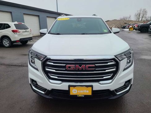 Used 2022 GMC Terrain SLT w/ Infotainment Package II image 3