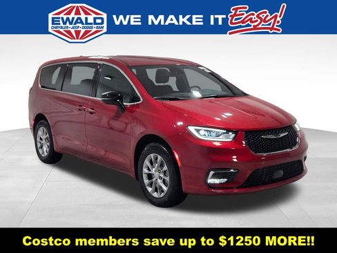 New 2026 Chrysler Pacifica Select AWD/4WD image 11