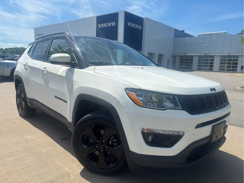 Used 2019 Jeep Compass Latitude AWD/4WD image 2