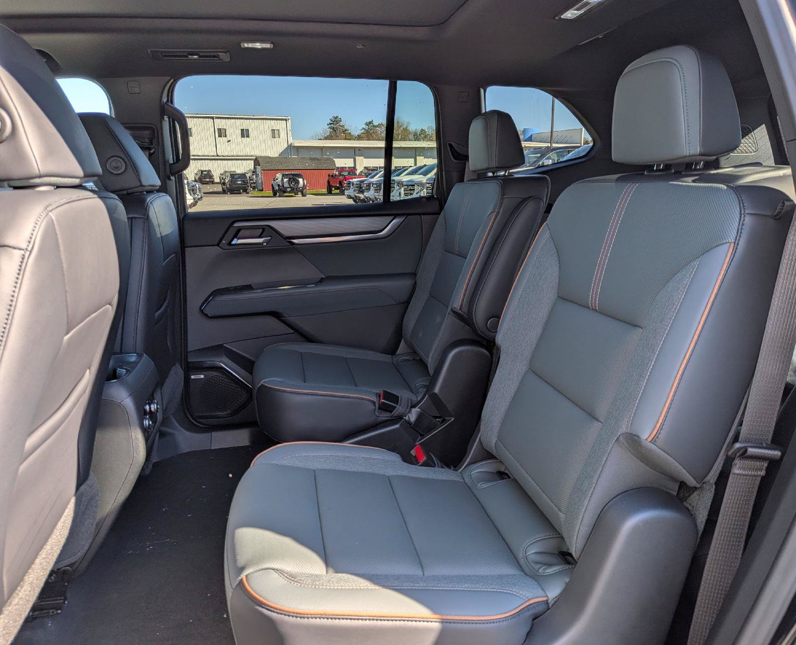 New 2027 GMC Acadia AT4 w/ Luxury Package AWD/4WD image 21