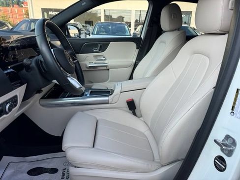 Used 2025 Mercedes-Benz GLA 250 4MATIC image 11