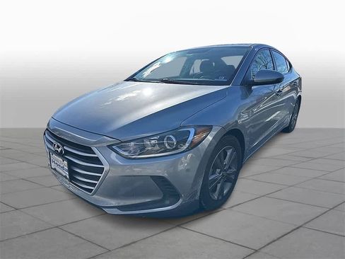 Used 2017 Hyundai Elantra SE image 1
