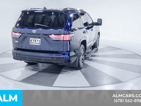 Used 2023 Toyota Sequoia Platinum image 10