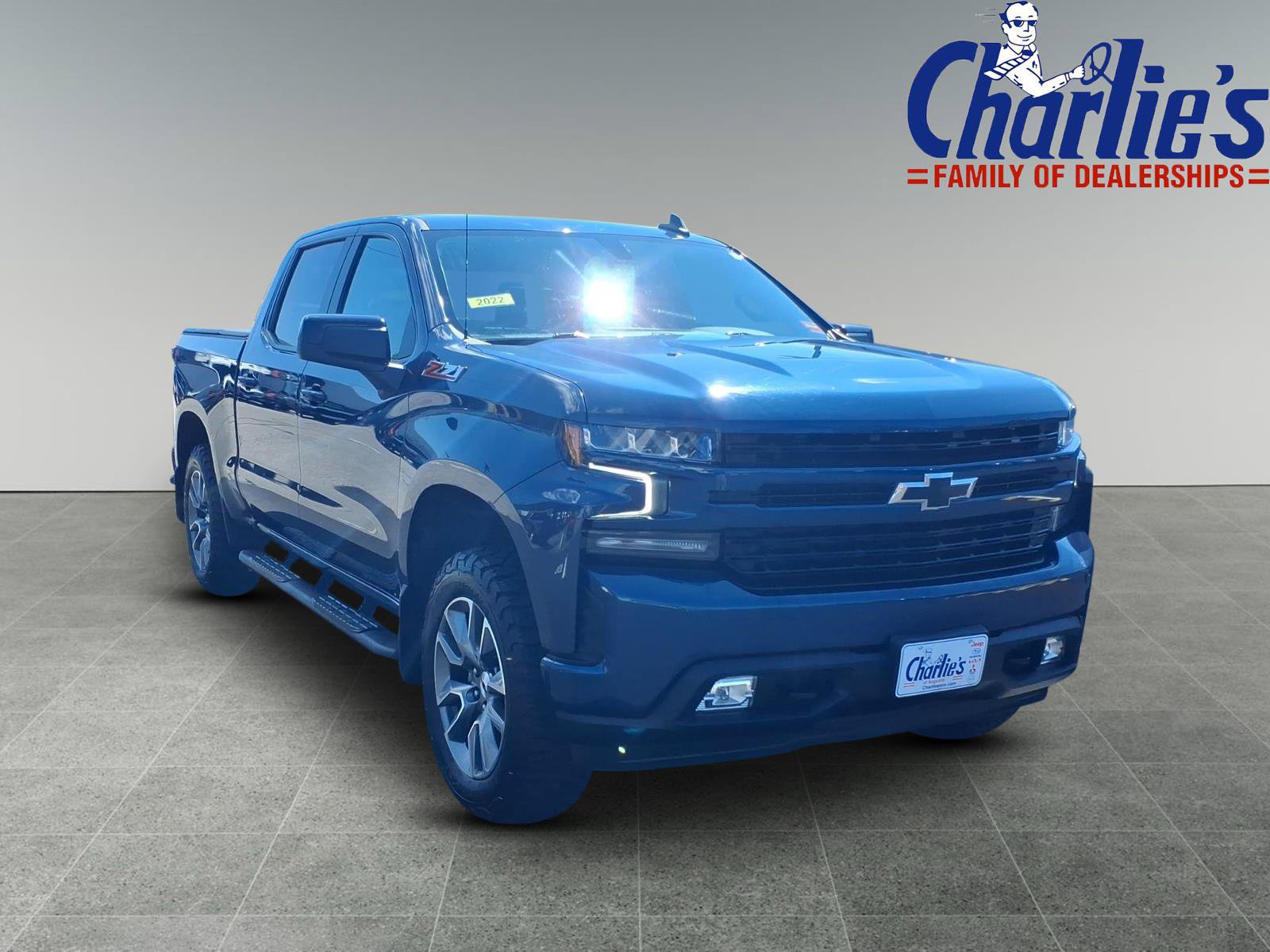 Used 2022 Chevrolet Silverado 1500 RST AWD/4WD image 3