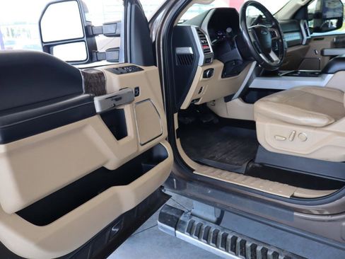 Used 2017 Ford F350 Lariat w/ Lariat Value Package AWD/4WD image 12