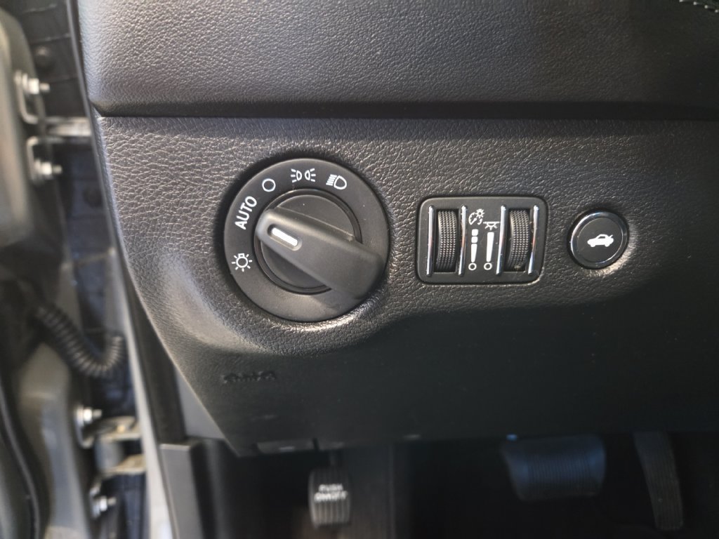 Used 2019 Dodge Charger SXT w/ Plus Group RWD image 22