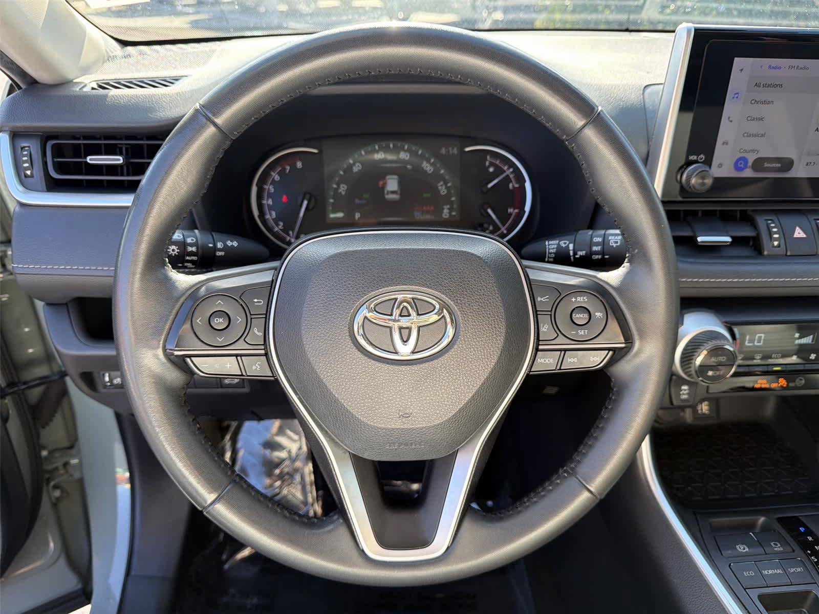 Used 2023 Toyota RAV4 XLE Premium FWD image 16