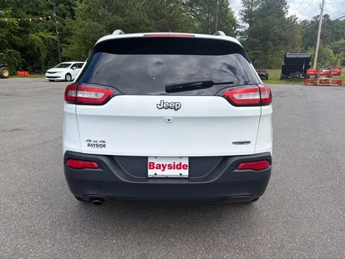 Used 2016 Jeep Cherokee Latitude AWD/4WD image 17