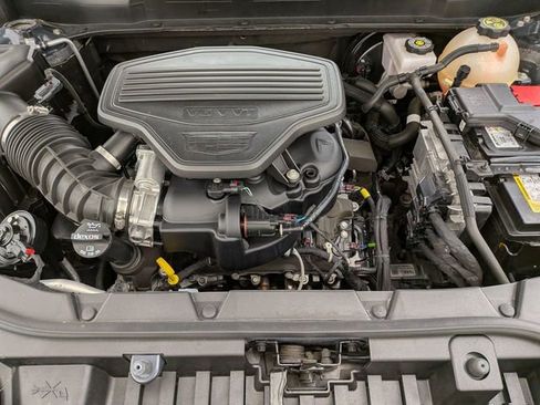 Certified 2023 Cadillac XT5 Premium Luxury w/ LPO, Floor Liner Package AWD/4WD image 28