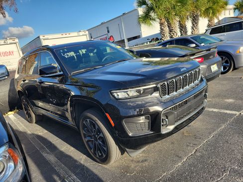 Used 2023 Jeep Grand Cherokee L Overland w/ Luxury Tech Group IV image 6