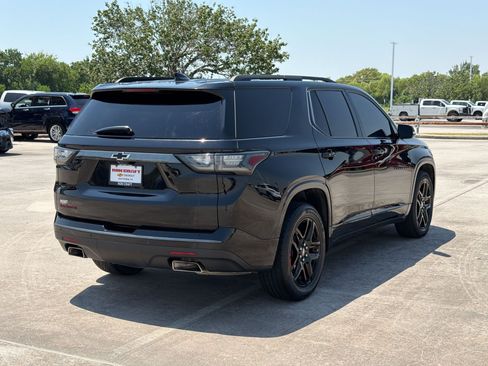 Certified 2020 Chevrolet Traverse Premier w/ Redline Edition FWD image 9