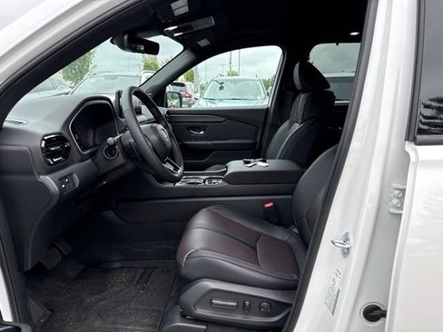 Certified 2026 Honda Pilot Black Edition image 13