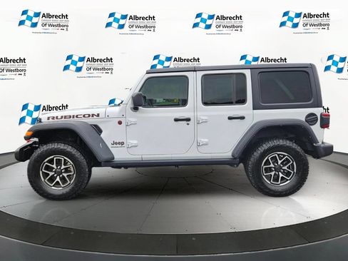 Used 2024 Jeep Wrangler Unlimited Rubicon AWD/4WD image 2