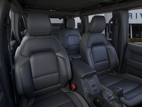 New 2025 Ford Bronco Outer Banks w/ Sasquatch Package image 10
