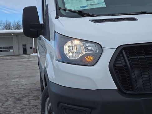 New 2026 Ford Transit 250 148 Medium Roof RWD image 9