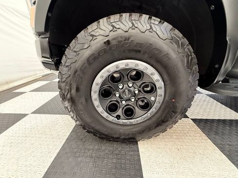 Used 2025 Ford F150 Raptor AWD/4WD image 11