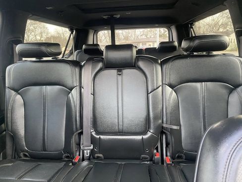 Used 2023 Jeep Wagoneer L 4WD w/ Premium Group I image 28