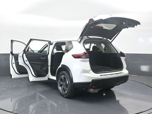 Used 2024 Nissan Rogue SV image 75